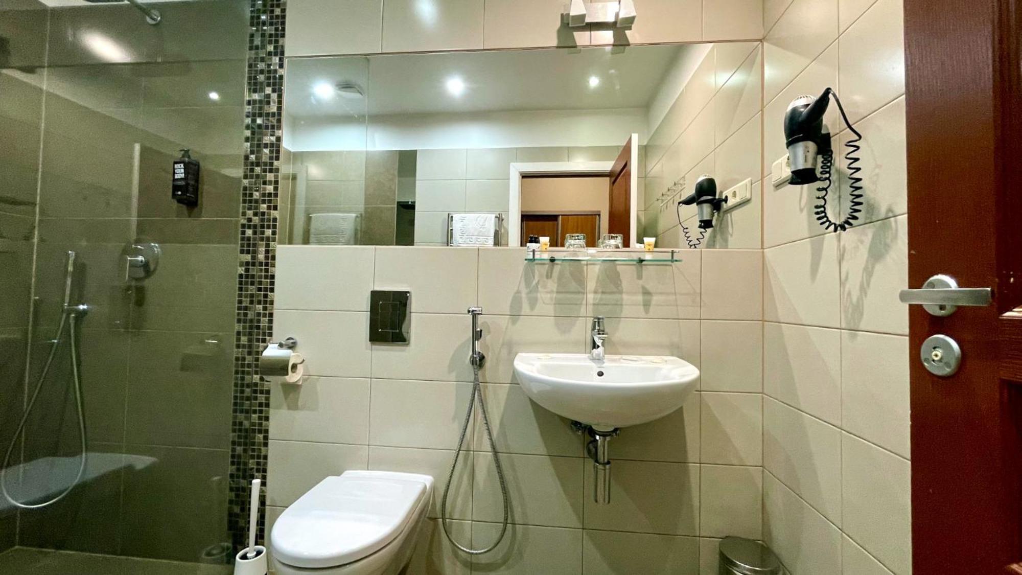 Riga Unimars Hotel Εξωτερικό φωτογραφία